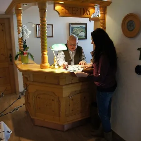 Gasthof Zum Sandlweber בית הארחה